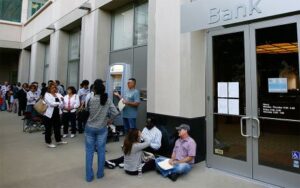 Bank Failures: The Roles of Solvency and Liquidity